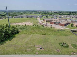 2713 Elm Creek Dr, Junction City, KS 66441