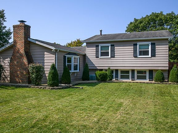 3rd image of 456 Catalpa Ln