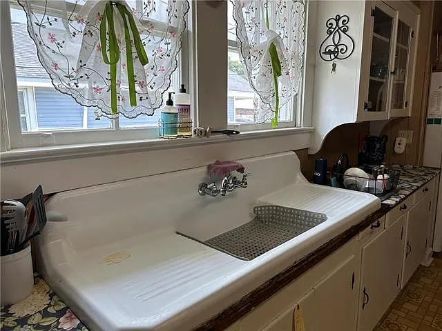 730 Avenue D — Photo 5