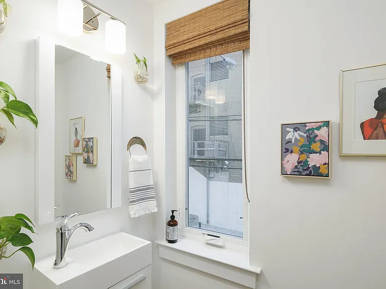 159 E Allen St #1 — Photo 27