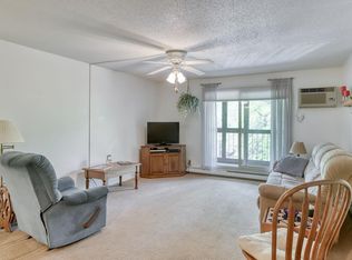 5627 Green Circle Dr APT 317, Minnetonka, MN 55343