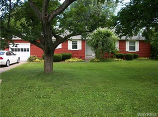 4824 Crestwood Dr, Hamburg, NY