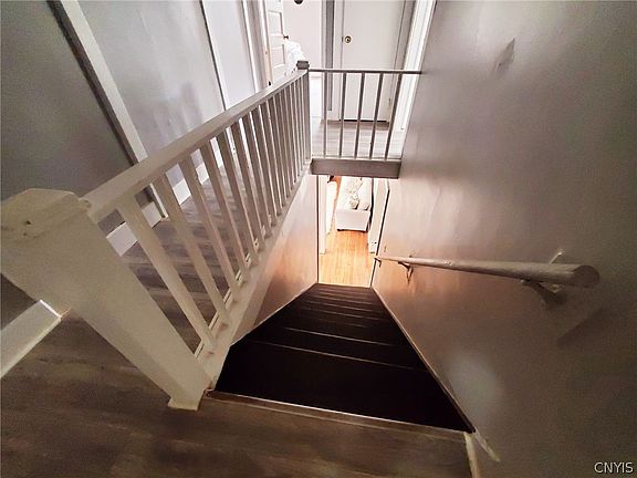 2nd image of 18 Maple St
