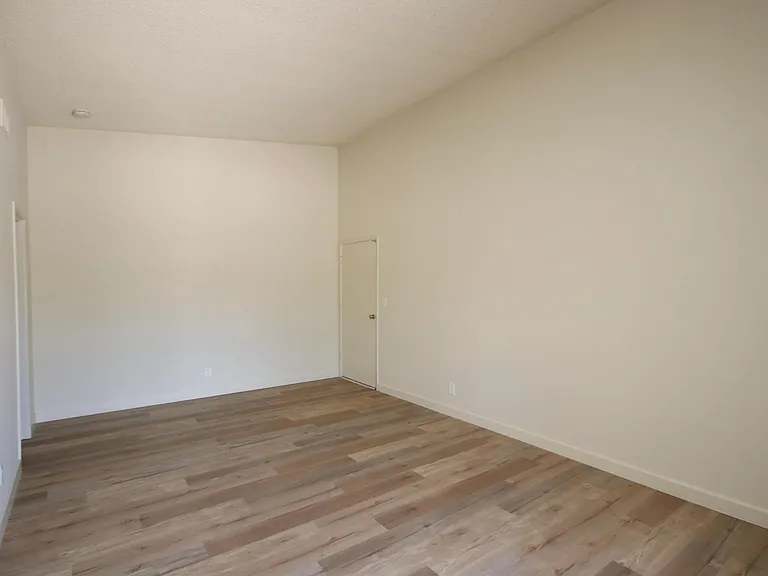 1600 W Huntington Dr #2A — Photo 5