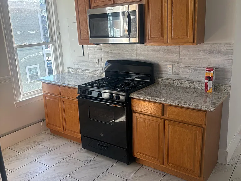 587 Winchester Ave #2 — Photo 9