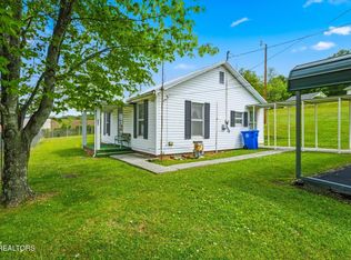 101 Dowlen Ln, Rocky Top, TN 37769