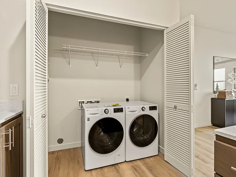 Jailen's Pointe Apartments — Photo 10