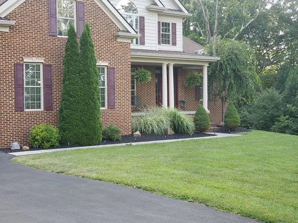 305 Cove St, Bluefield, VA 24605