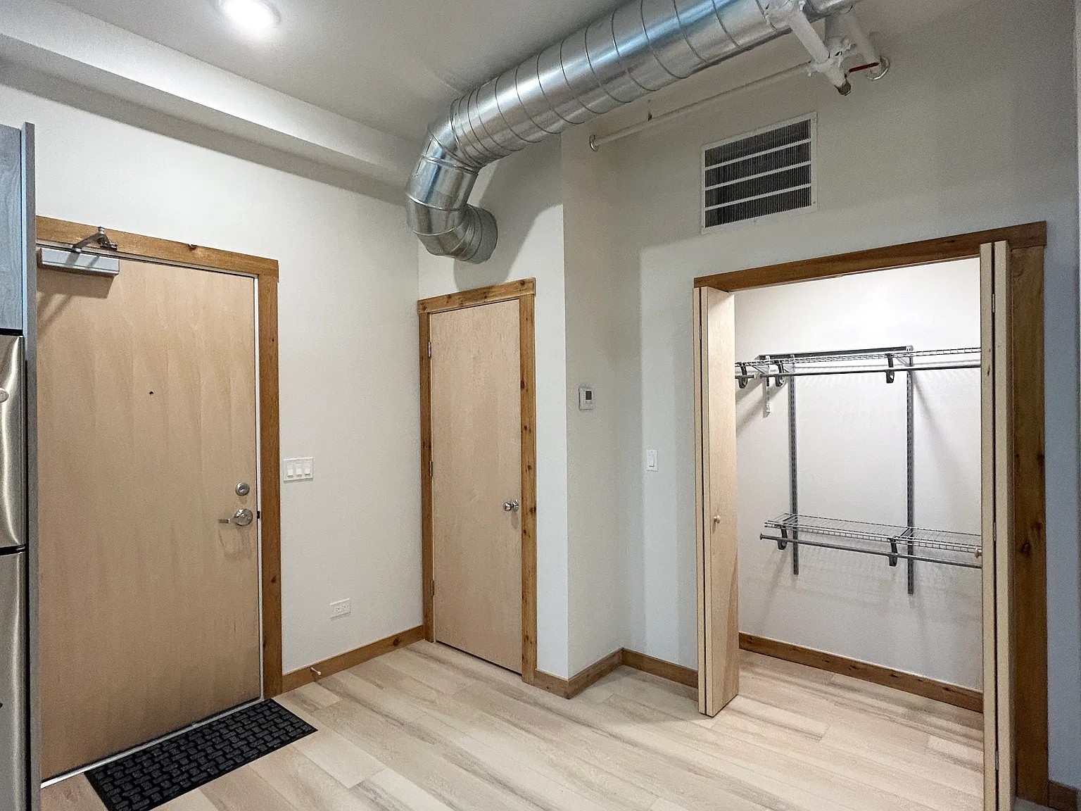 4600 S Ellis Ave — Photo 4