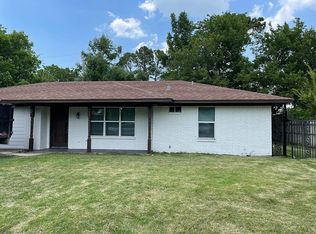 562 E Division St, Pilot Point, TX 76258
