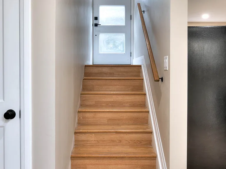 170 Wheatfield Cres #LOWER — Photo 5