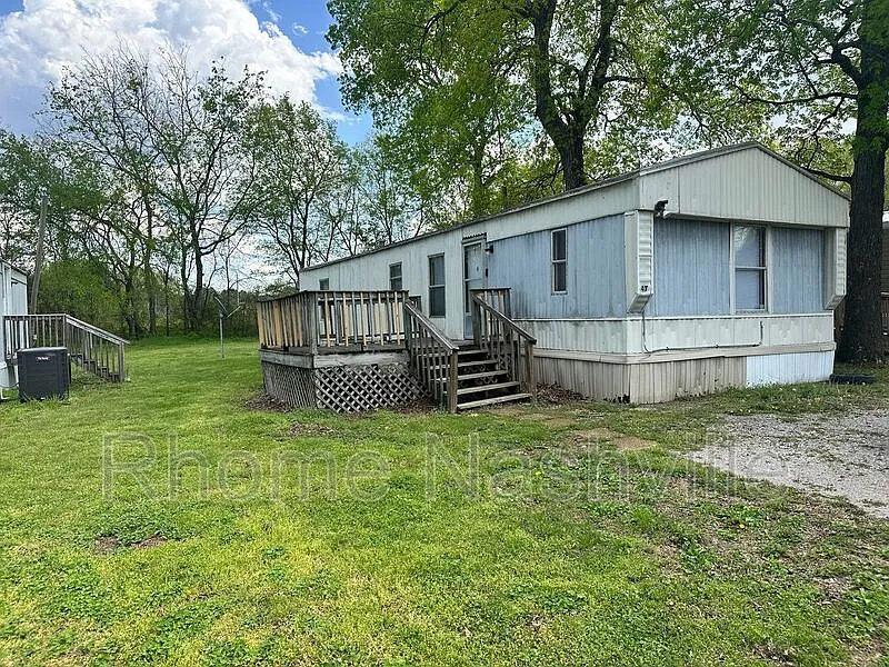 2 bed, 1.0 bath, 1008 sqft, $1,000 — Photo 2