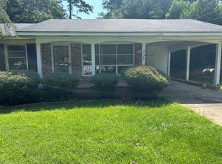 306 Ridgeway Dr, Americus, GA 31709