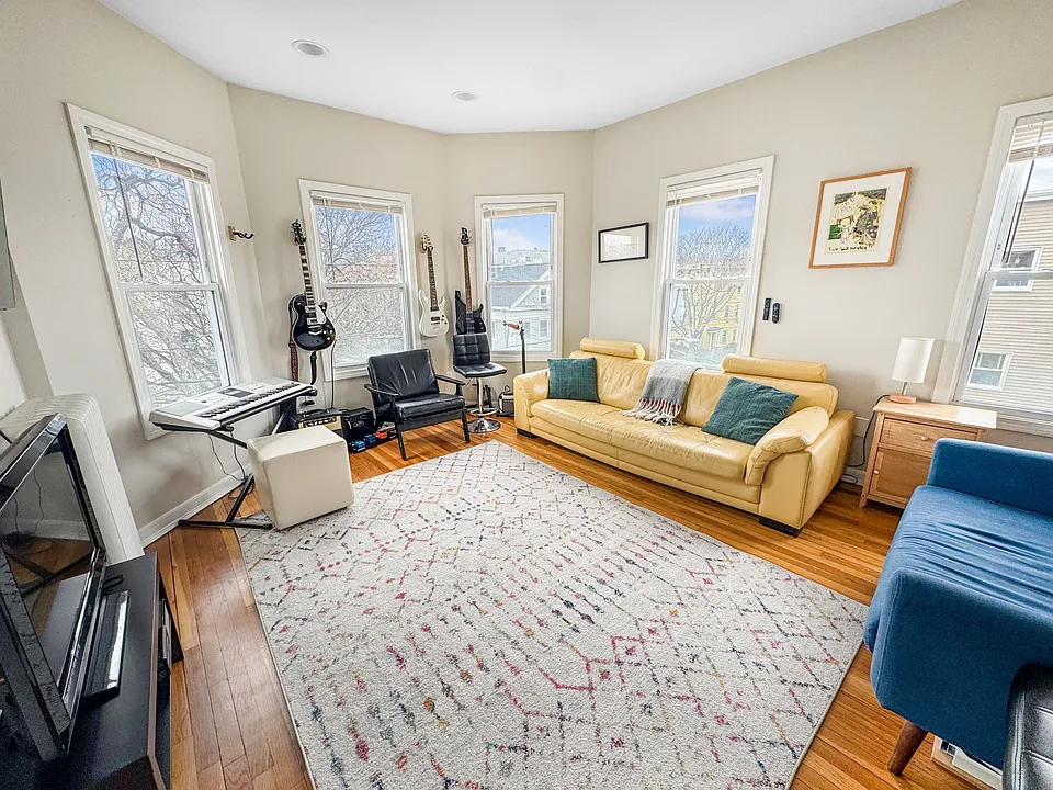 107 Columbia St #3
