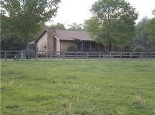 216 Fawn Ln, Lawrenceburg, TN 38464