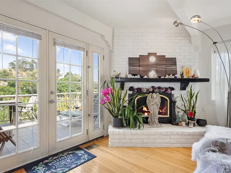 9061 Crescent Dr — Photo 3