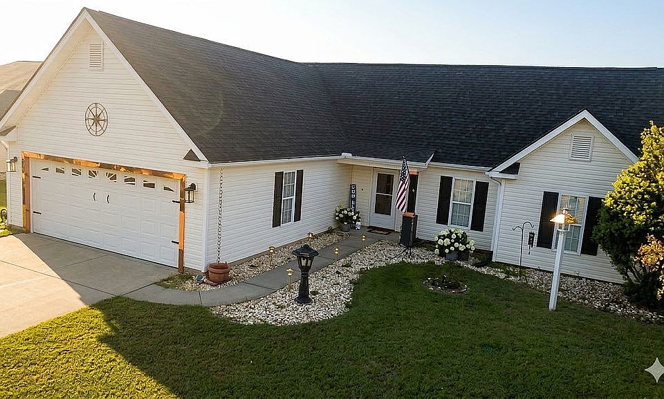 1st image of 1117 Pine Ridge St