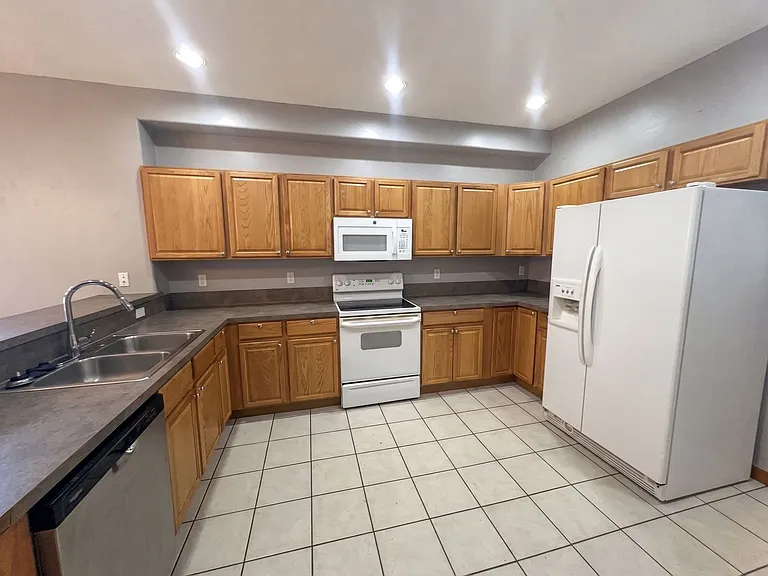 42 Audrey Cir — Photo 4
