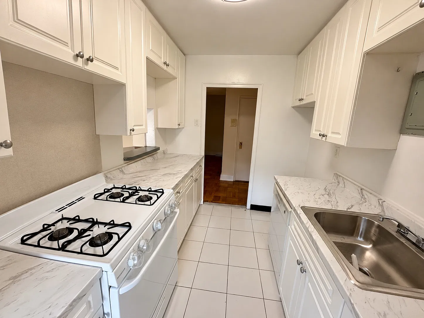 186th Ln, Fresh Meadows — Photo 3