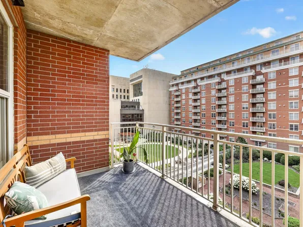 333 W Mifflin St Unit 1057, Madison, WI 53703