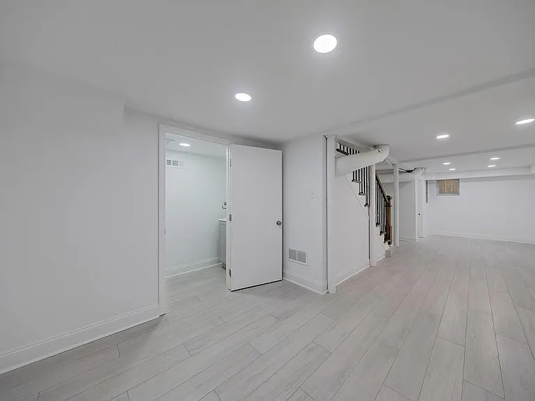 593 Lynnhaven Dr SW — Photo 42