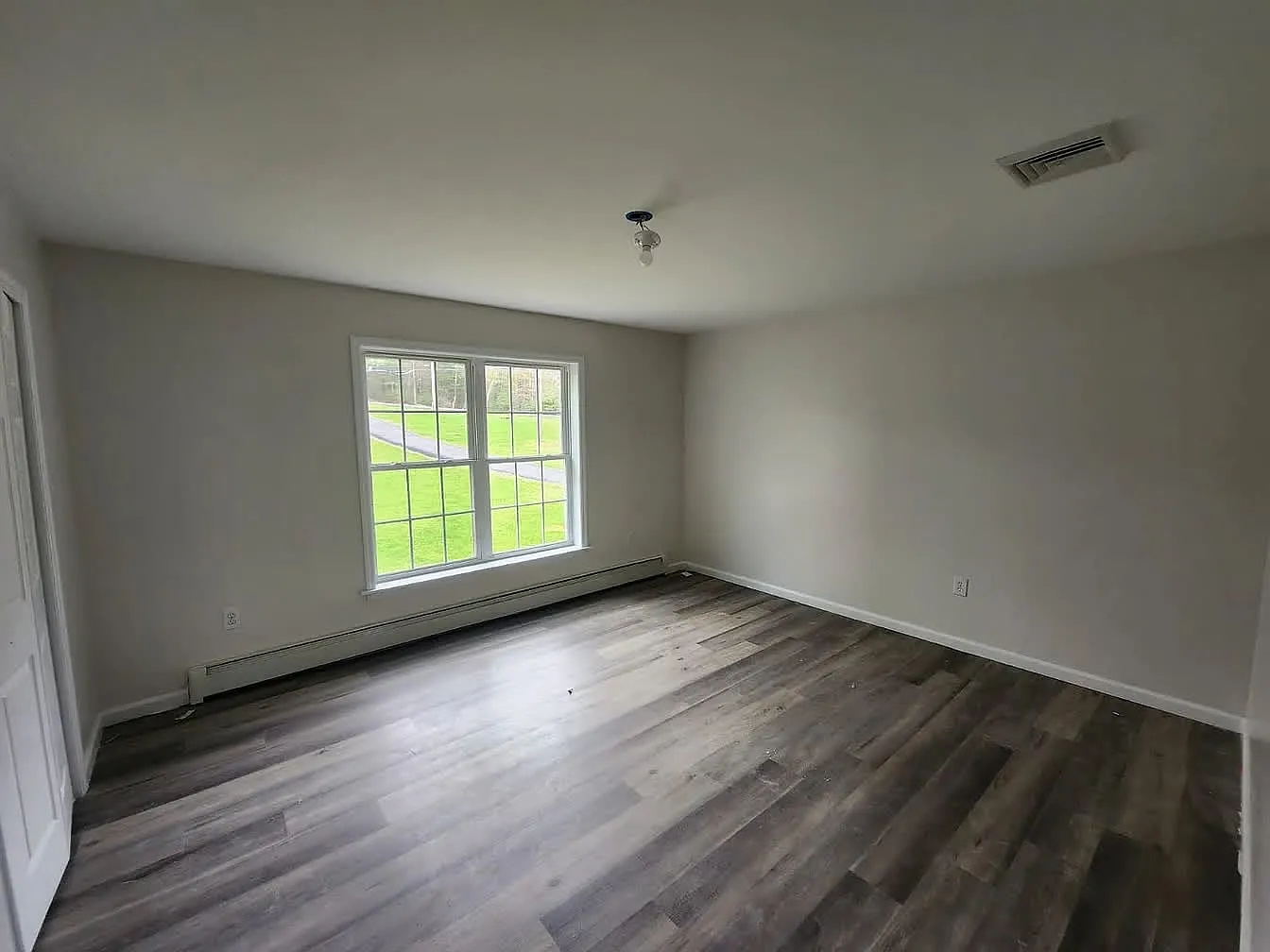 2 bed, $1,900 — Photo 2