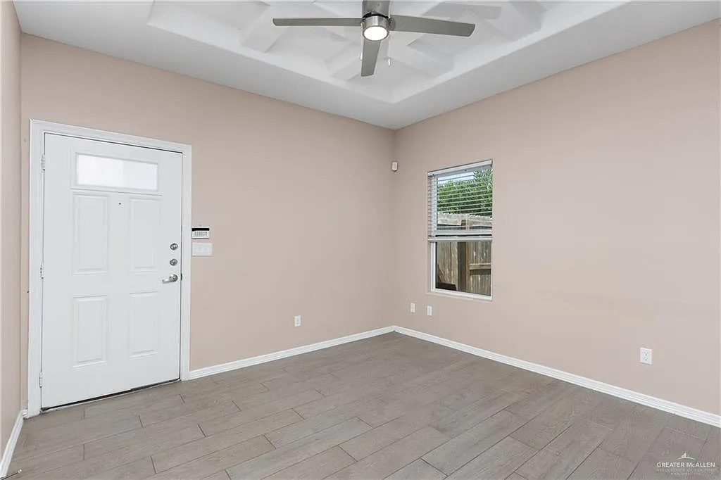 2 bed, 2.0 bath, 800 sqft, $1,000 — Photo 3
