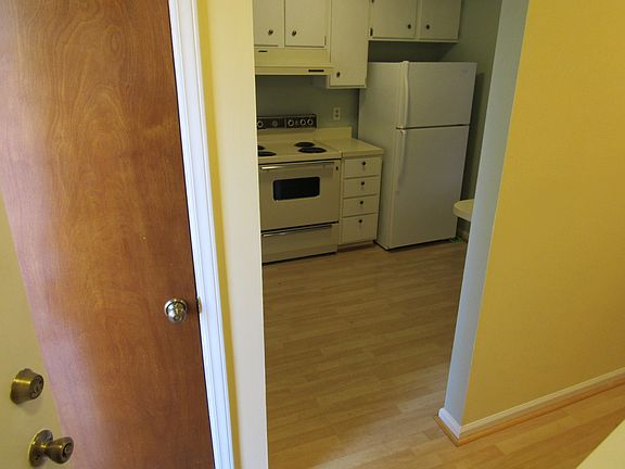 3rd image of 105 Weatherstone Dr Unit D