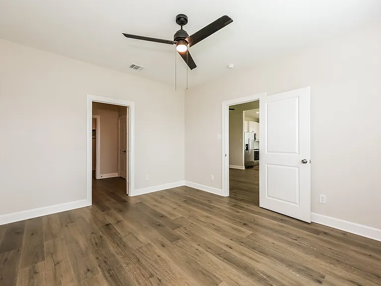 345 Magnolia Blvd — Photo 9