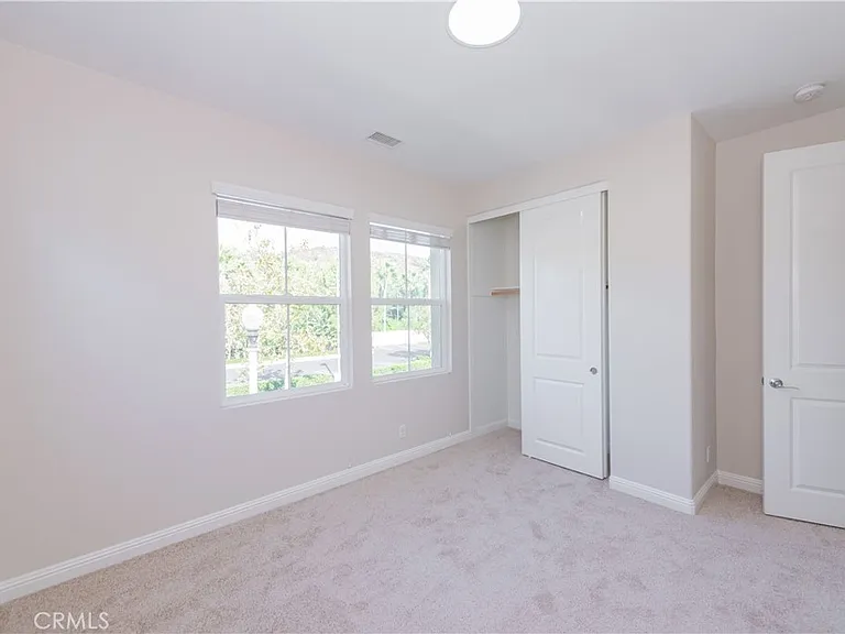 48 Mariposa — Photo 15