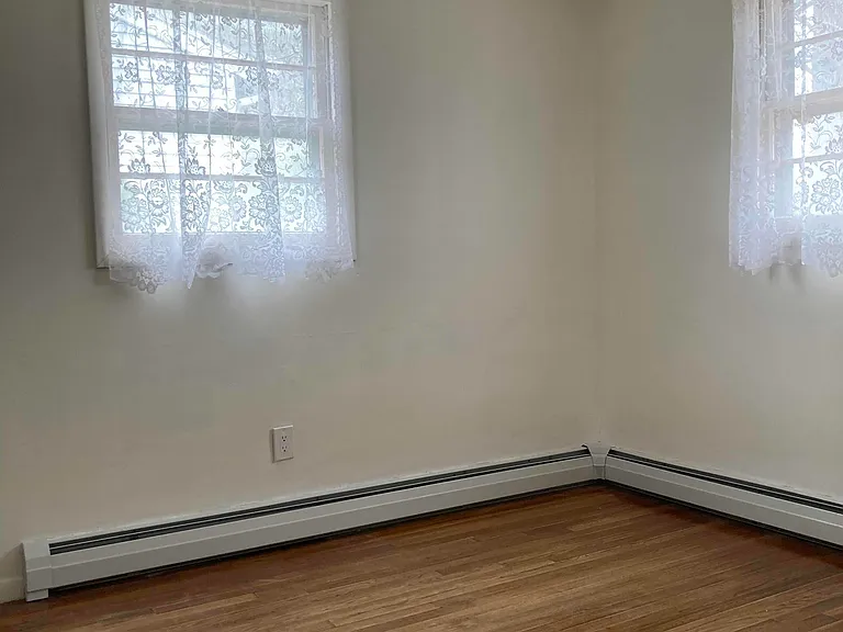 320 Leslie Dr — Photo 18