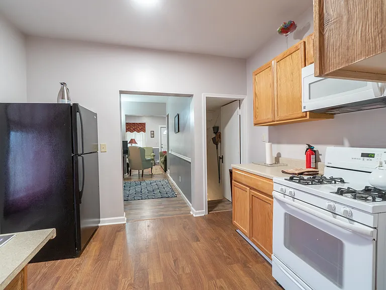 658 Atlantic St — Photo 35