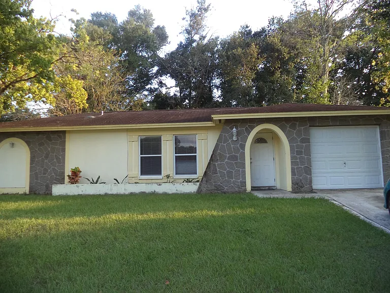 2203 Whitney Pl — Photo 1