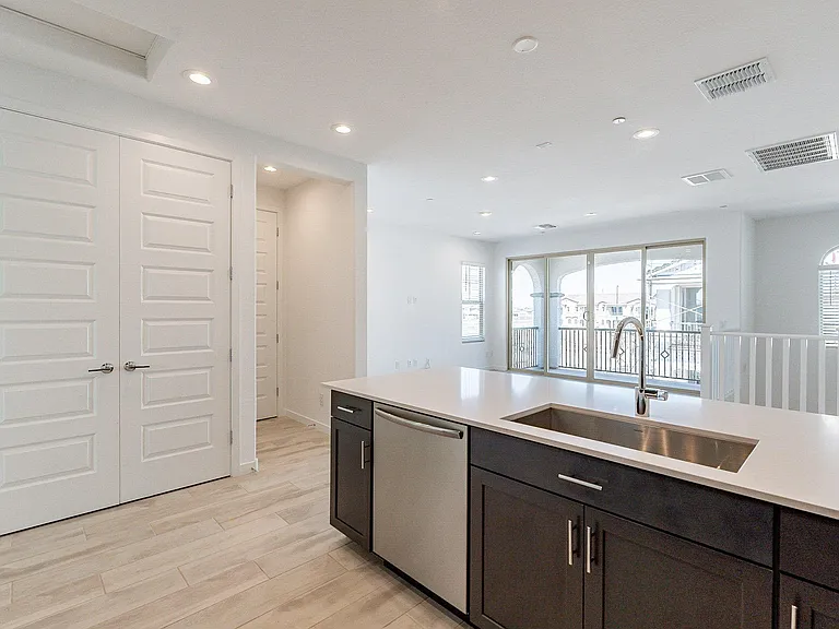 4042 E Amoroso Dr — Photo 6