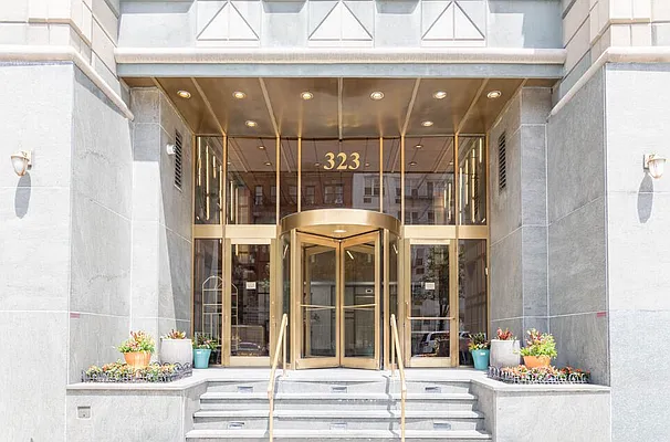 Rented by Hudson Park NY LLC | media 9