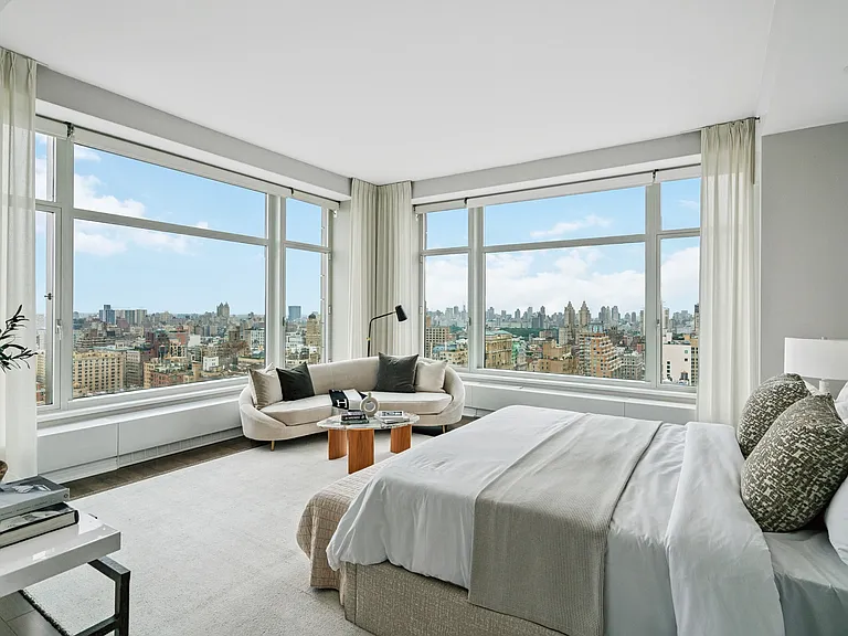 240 Riverside Blvd #1 — Photo 6