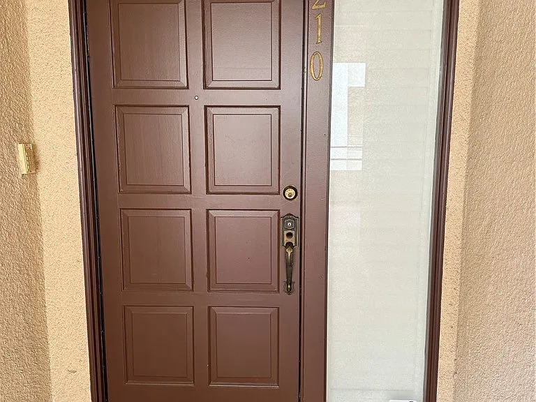 1312 S Saltair Ave #210 — Photo 1