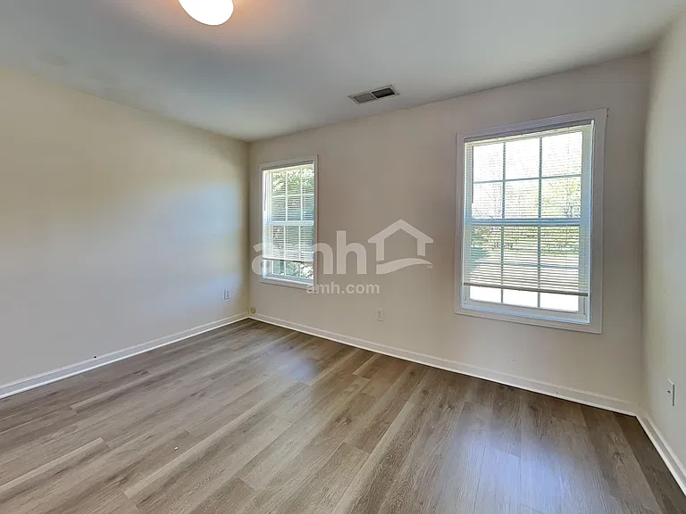 35 Hampton Pl — Photo 21