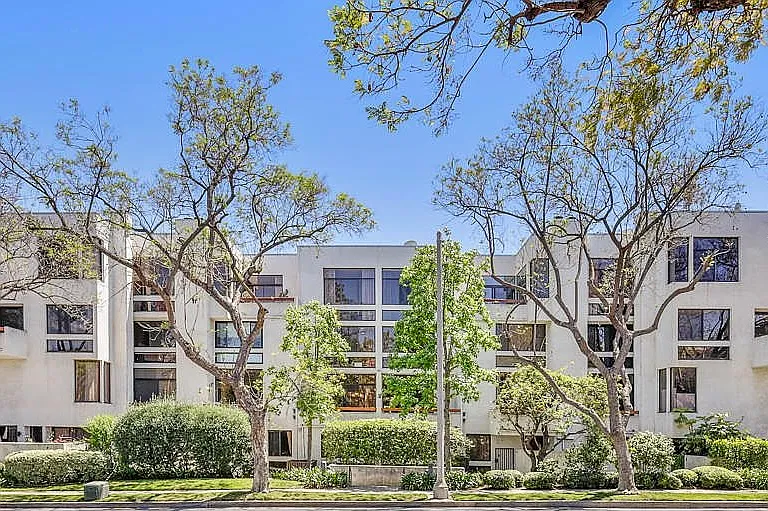 500 E Del Mar Blvd #30 — Photo 17
