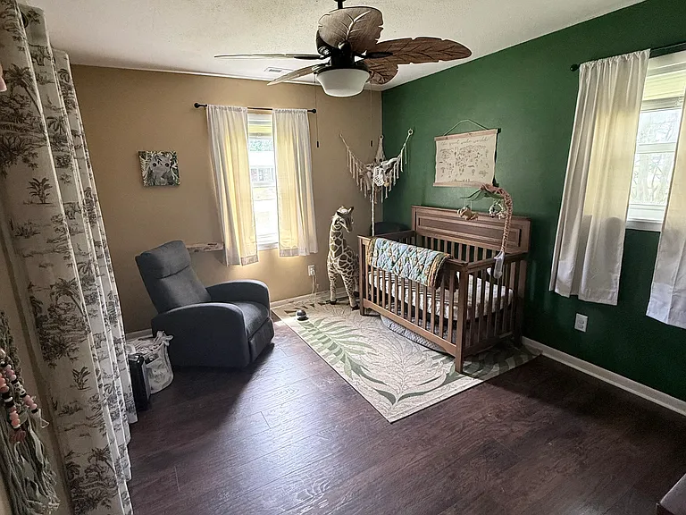112 White Oak Blvd — Photo 4