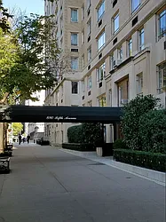 880 Fifth Avenue in Lenox Hill