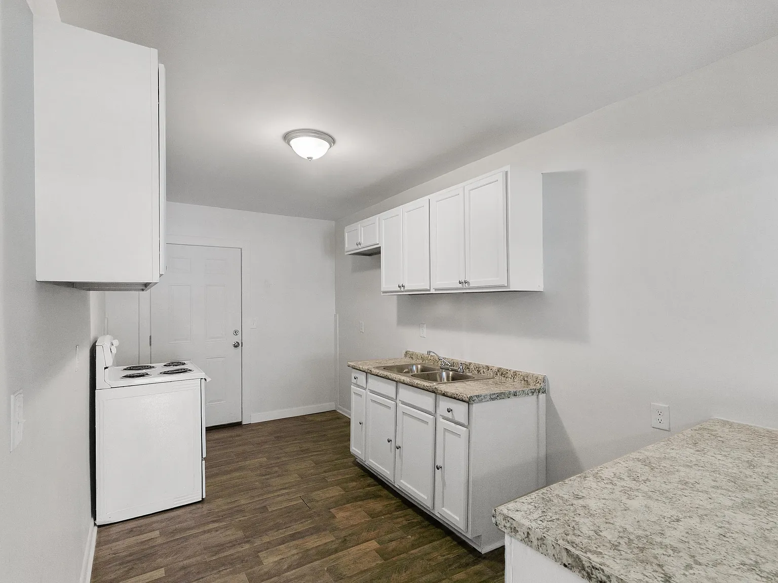1360 N Range St — Photo 3