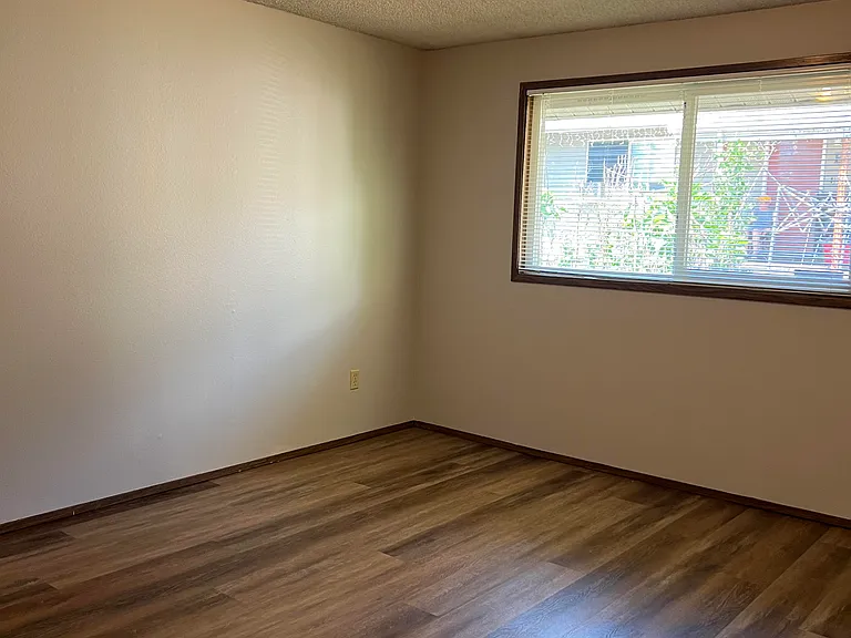2314 E McLoughlin Blvd #D — Photo 9