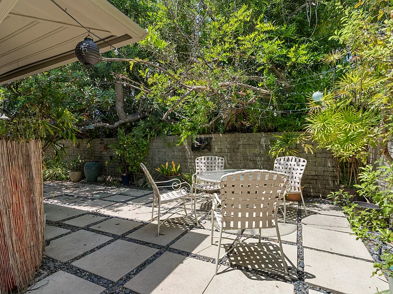 229 Glenullen Dr — Photo 32