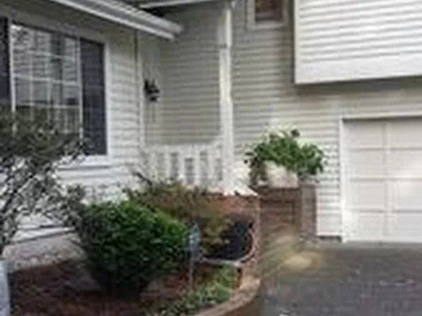 7919 140th Ave NE, Redmond, WA 98052