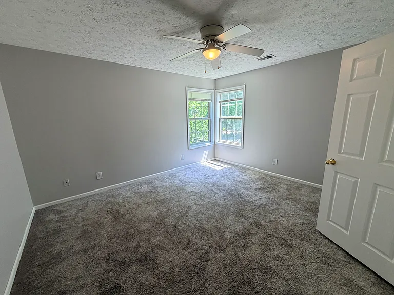 4852 Clifford Cir — Photo 23