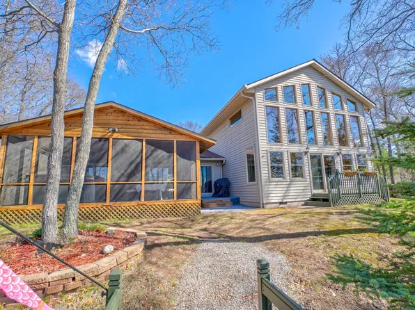 N9851 Lower McKenzie Rd, Spooner, WI 54801