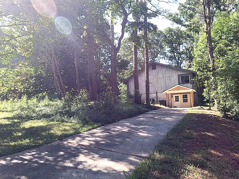 Private Driveway & Parking Pad