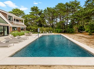 2 Castle Ct, Amagansett, NY 11930