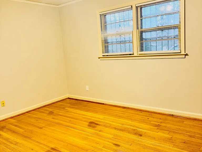 200 Eton Rd — Photo 6